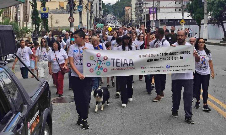 Caminhada de Conscientização do Autismo espalha mensagem de amor, respeito e inclusão