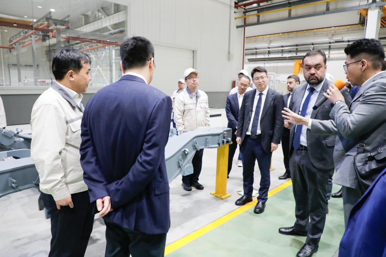 Castro fecha acordo com a CRRC para implantação de centro de manutenção de trens e modernização do sistema ferroviário