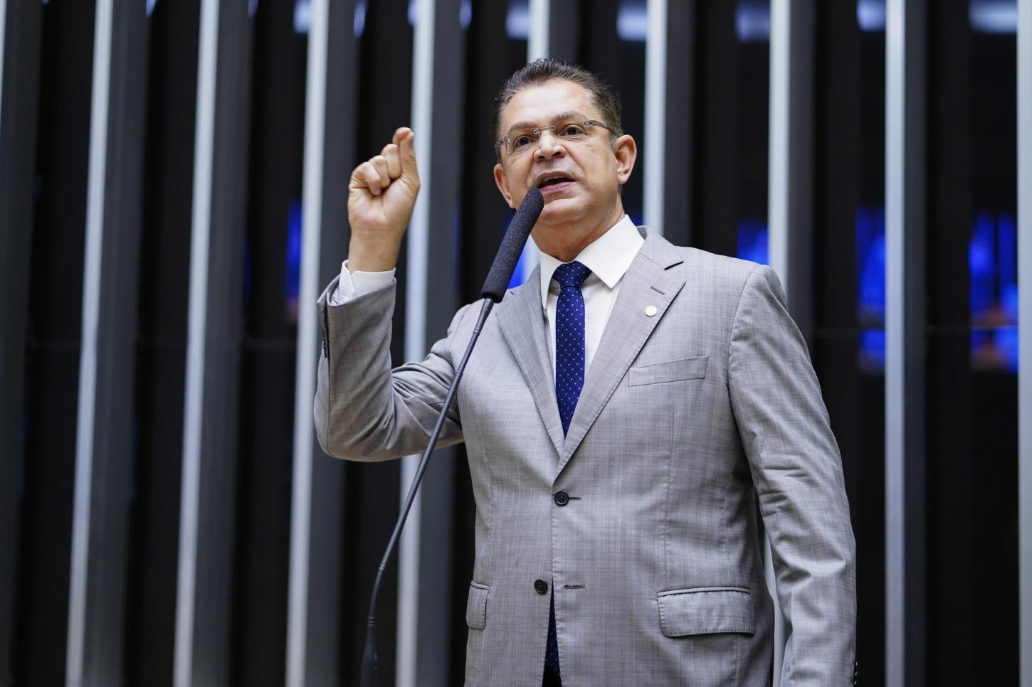 Oposição protocola pedido de urgência para votar projeto de anistia