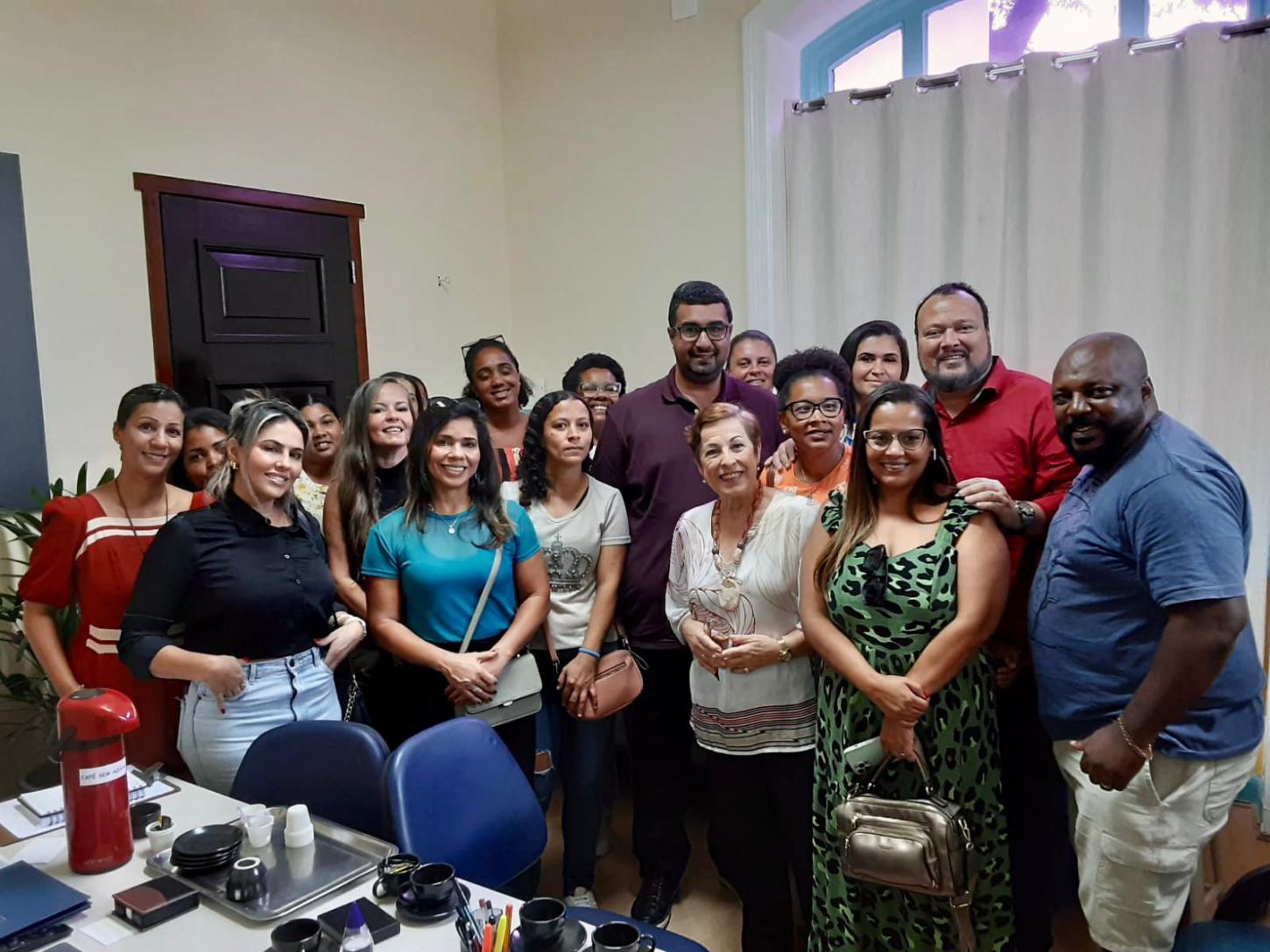 Prefeito se reúne com pais e profissionais no Dia Mundial de Conscientização do Autismo