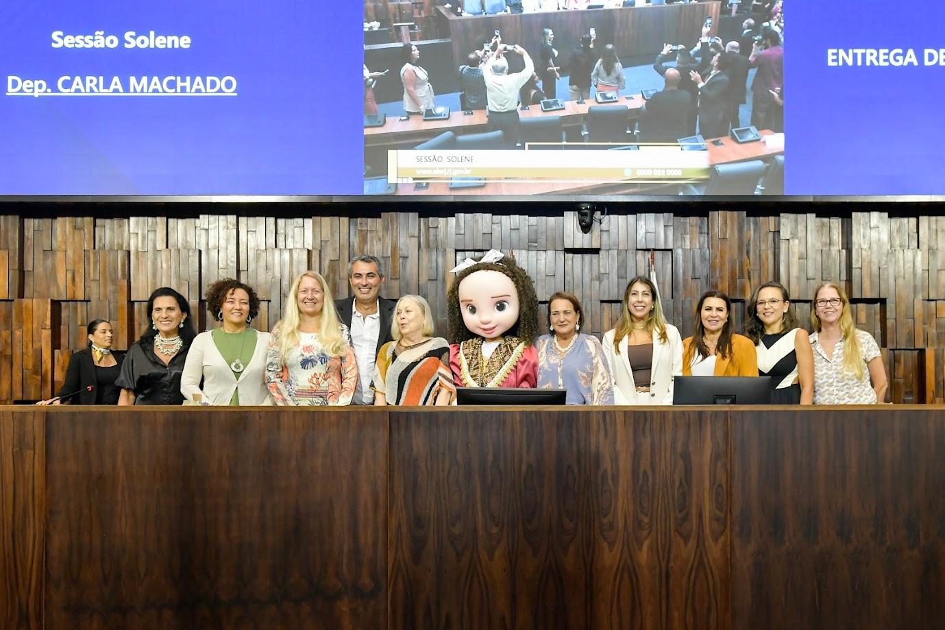 Primeira jornalista do país é lembrada com entrega de Medalha Tiradentes