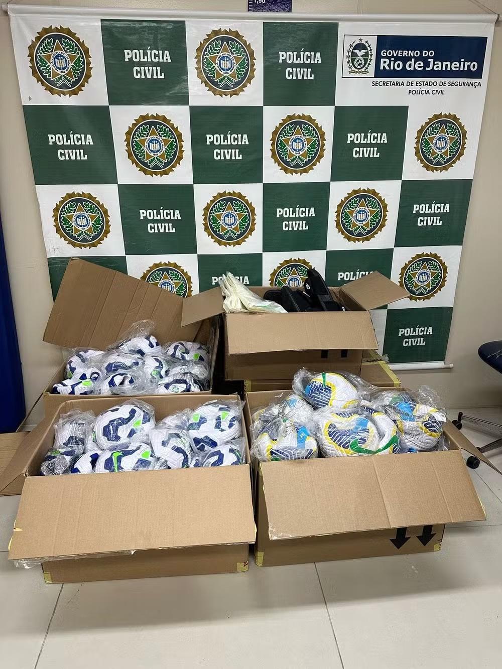 Três presos em Teresópolis desviando bolas e chuteiras da Granja Comary