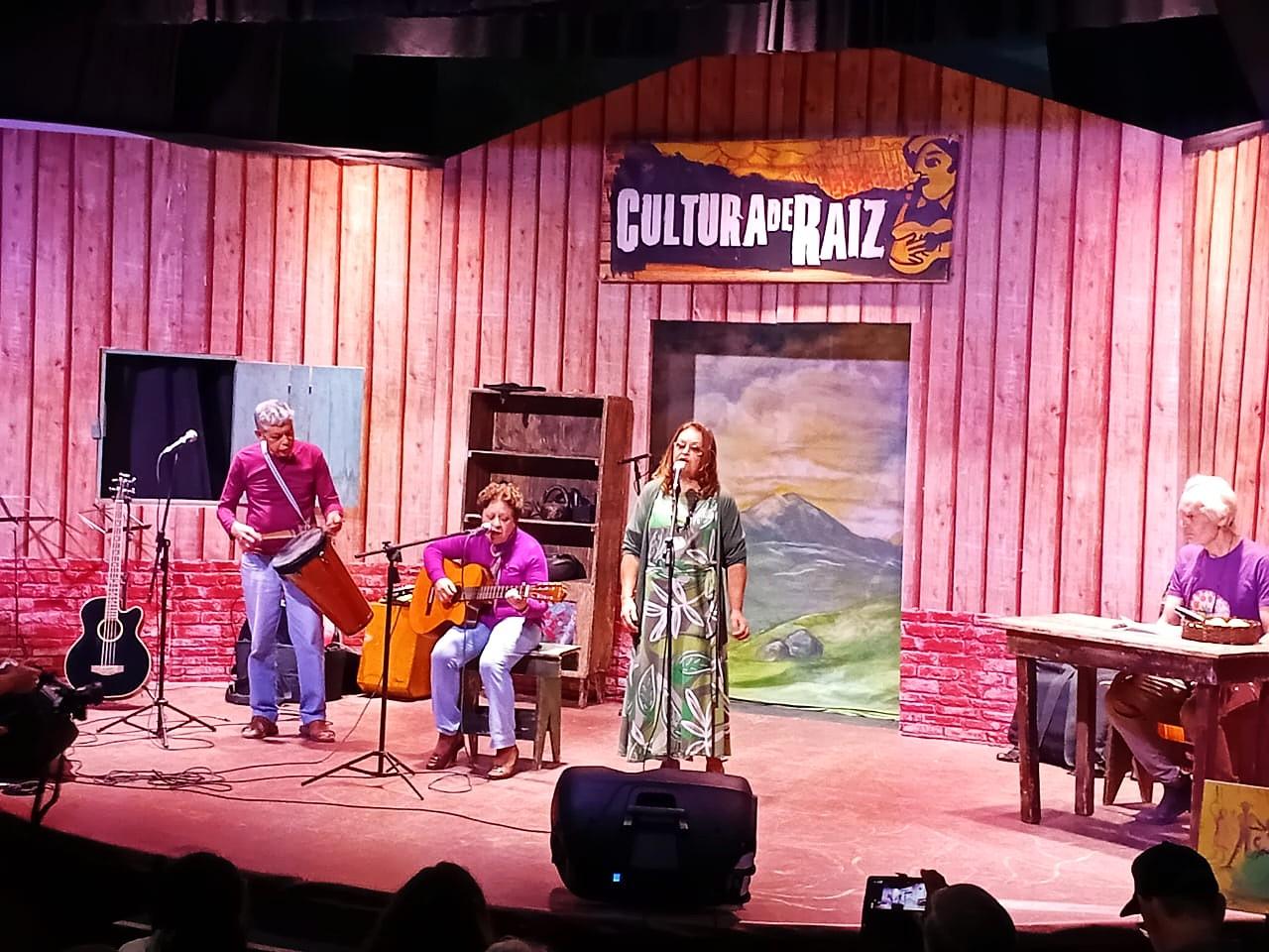 Cultura de Raiz celebra mães e povos ciganos com música, poesia e dança em Teresópolis