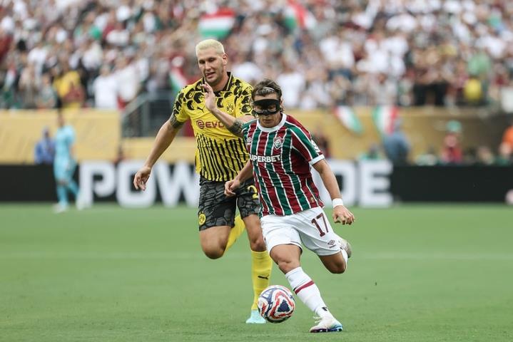Empate do Flu com Borussia fecha a rodada de estreia dos brasileiros