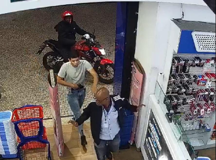 Polícia Civil prende um integrante de quadrilha que assaltou farmácias