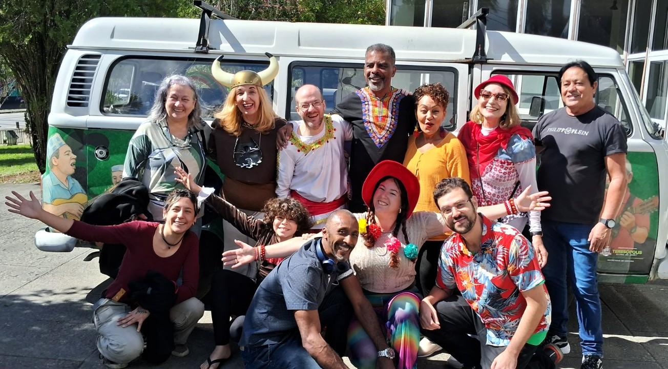 Cultura nos Bairros leva música, teatro e arte circense aos moradores de Três Córregos