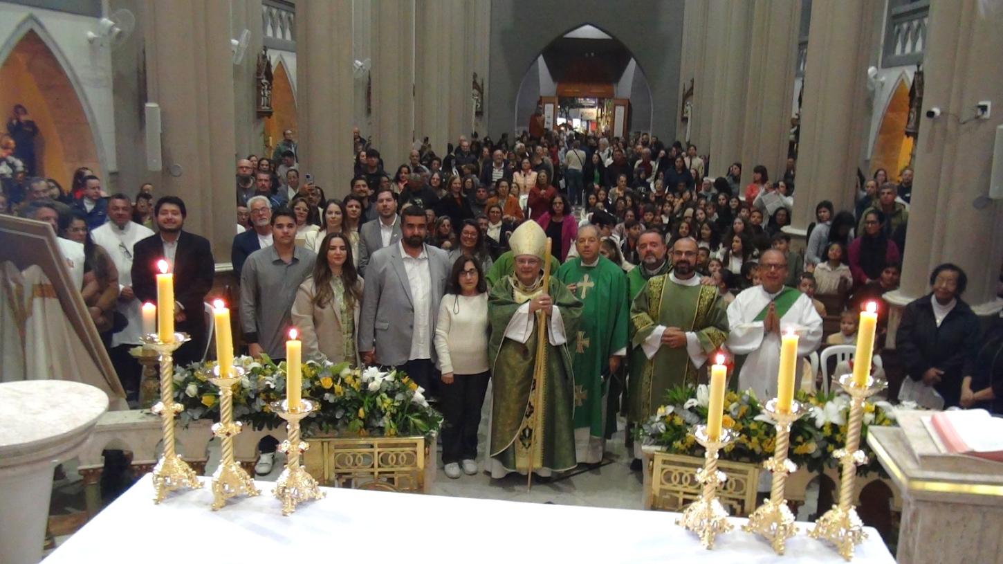 Missa pelo Aniversário da Cidade reuniu comunidade católica e autoridades