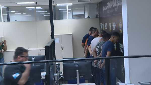 Oito funcionários de empresas transportadoras são presos por envolvimento  com roubo de cargas