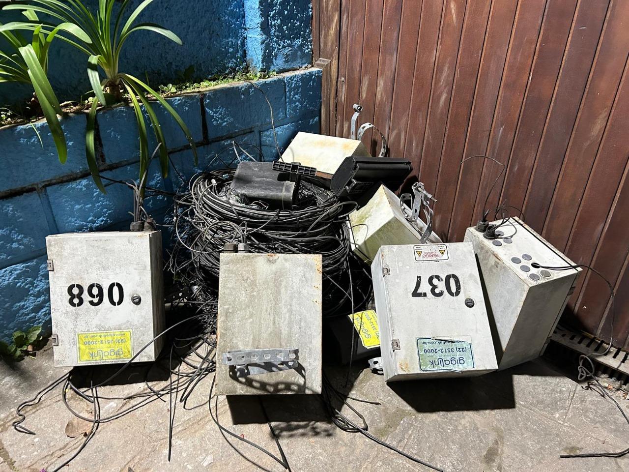 Operação ‘Caça Fio’: Prefeitura inicia retirada de fios e cabos obsoletos na Tijuca