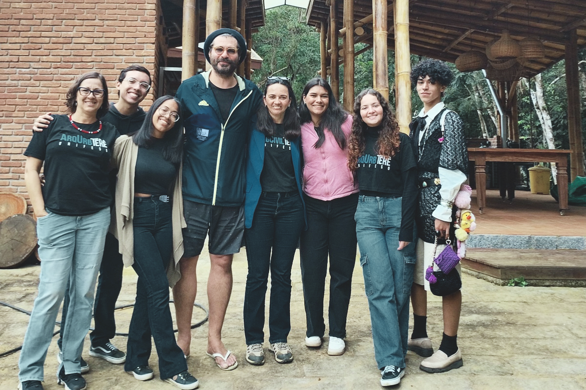 Pesquisadores do projeto Proteger Cultural visitam sítios que desenvolvem técnicas de construção com bambus e produção de orgânicos
