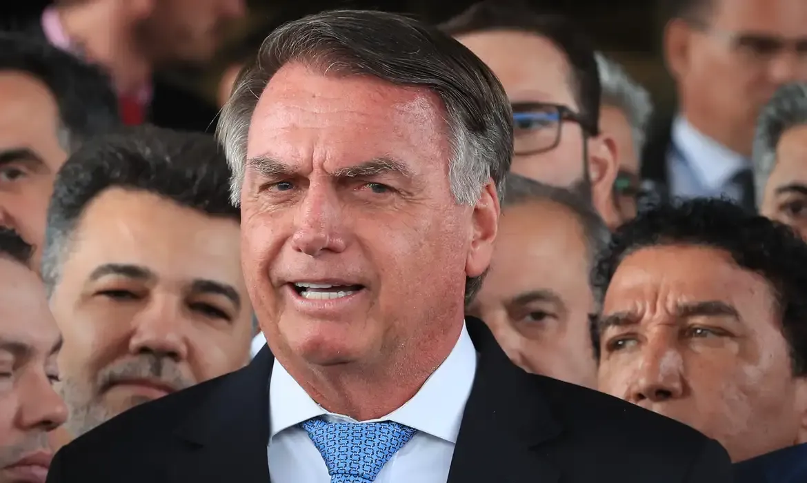 Bolsonaro e outros réus apresentam defesa e negam trama golpista