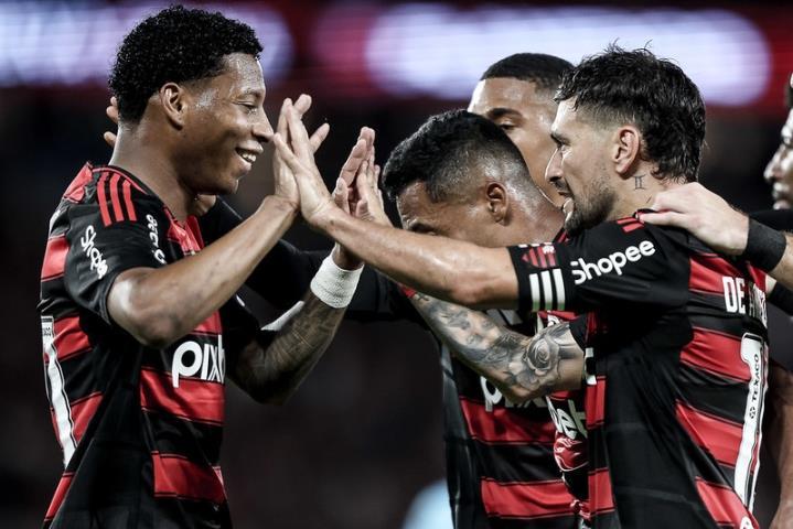 Fla vence Mirassol e segue na liderança