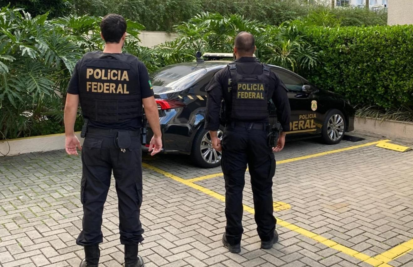 PF prende investigado por esquema de venda de diplomas falsos