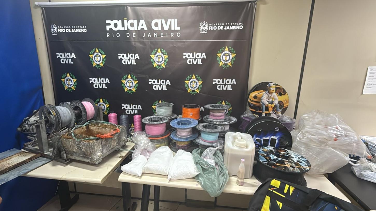Polícia Civil estoura fábrica clandestina de cerol e linha chilena na Zona Norte