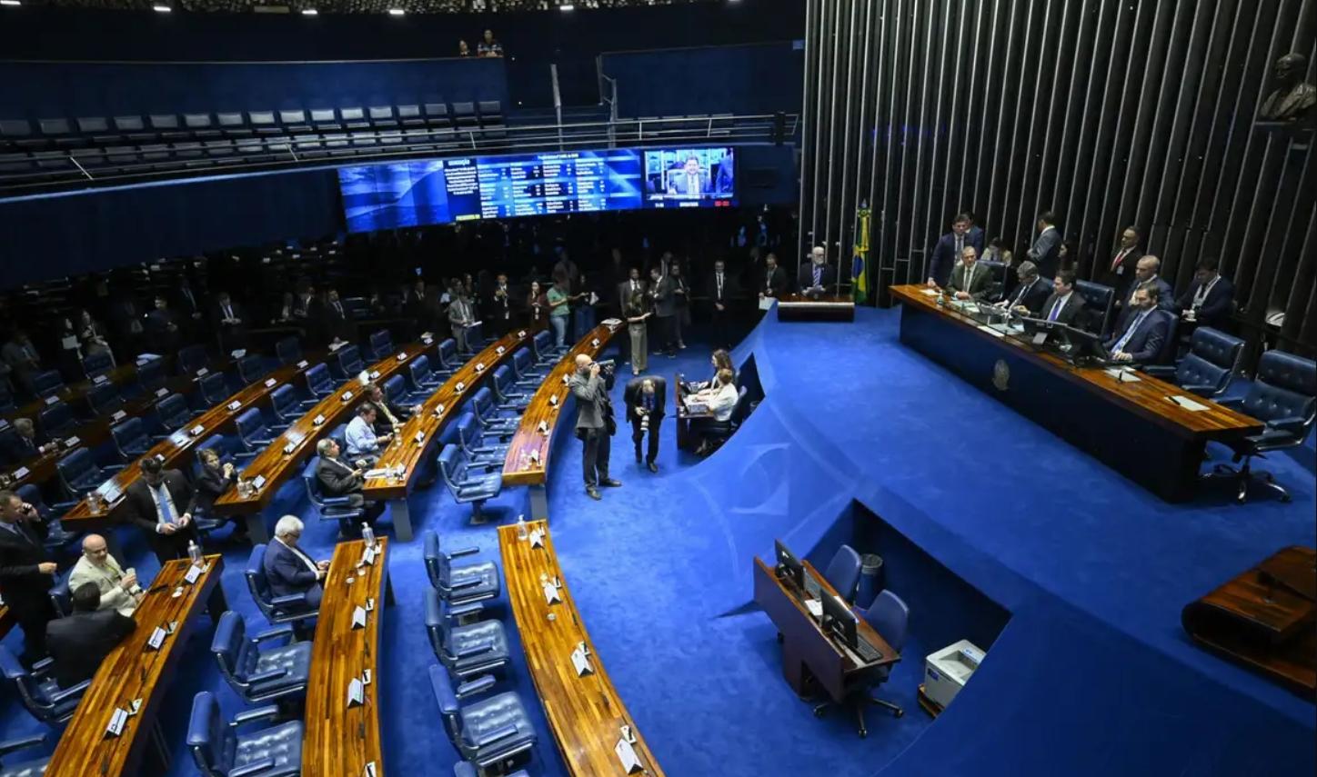 Senado aprova isenção de IR para quem ganha até dois salários-mínimos
