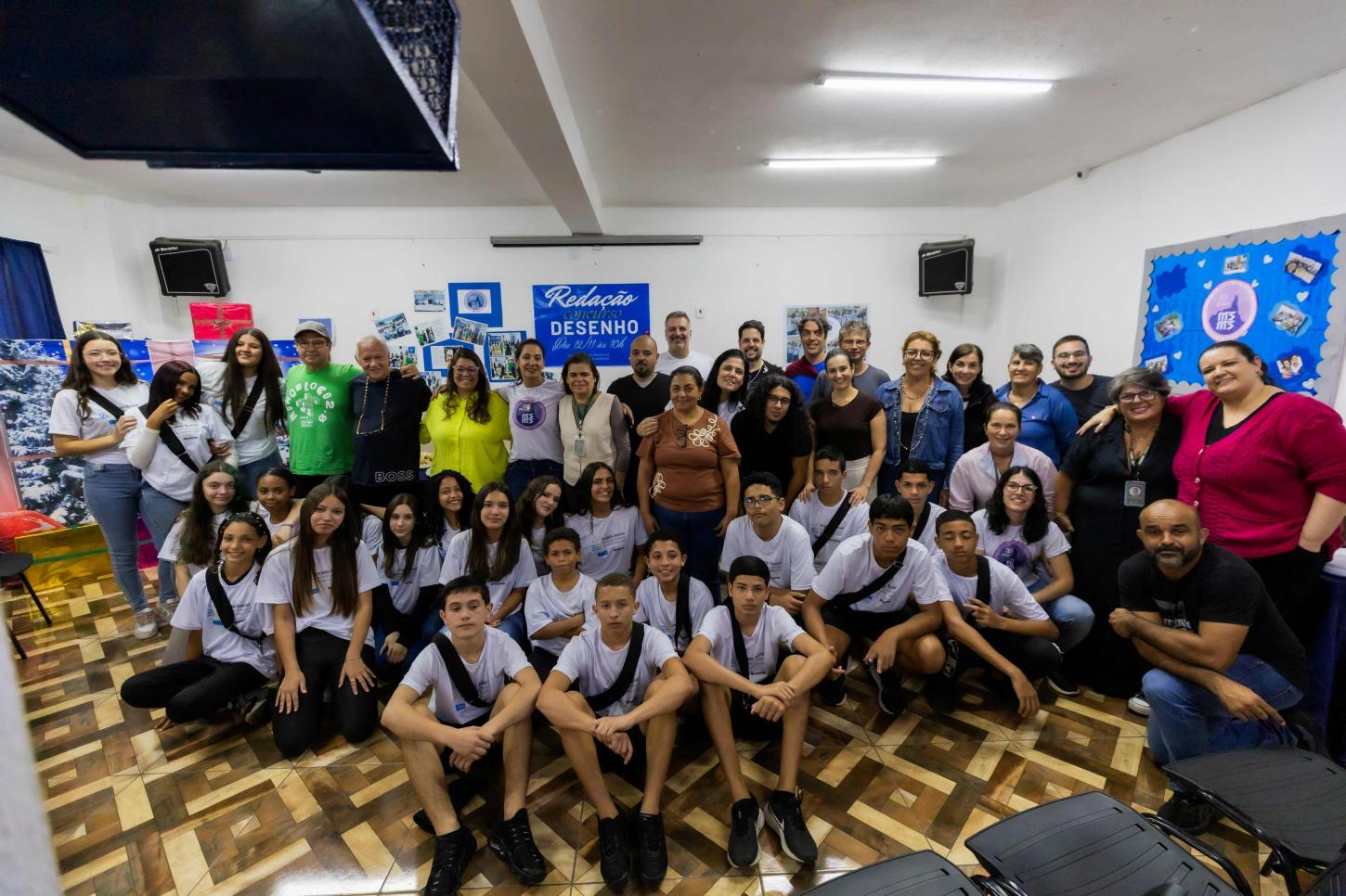 Projeto social de percussão do Monobloco em escola municipal tem festa de encerramento anual