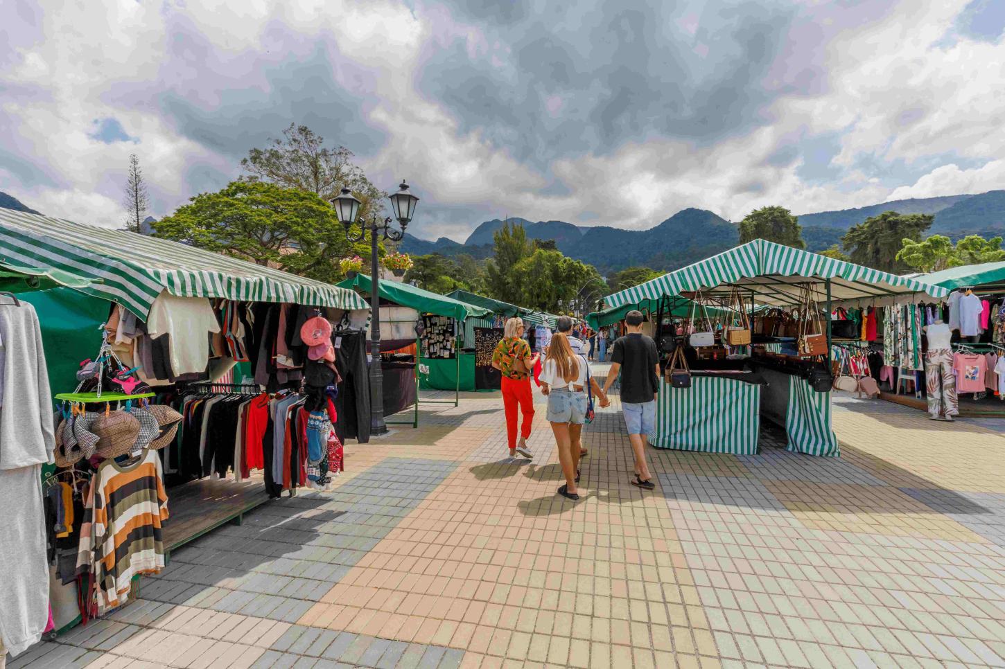Feirarte funciona de quinta a domingo, em Teresópolis