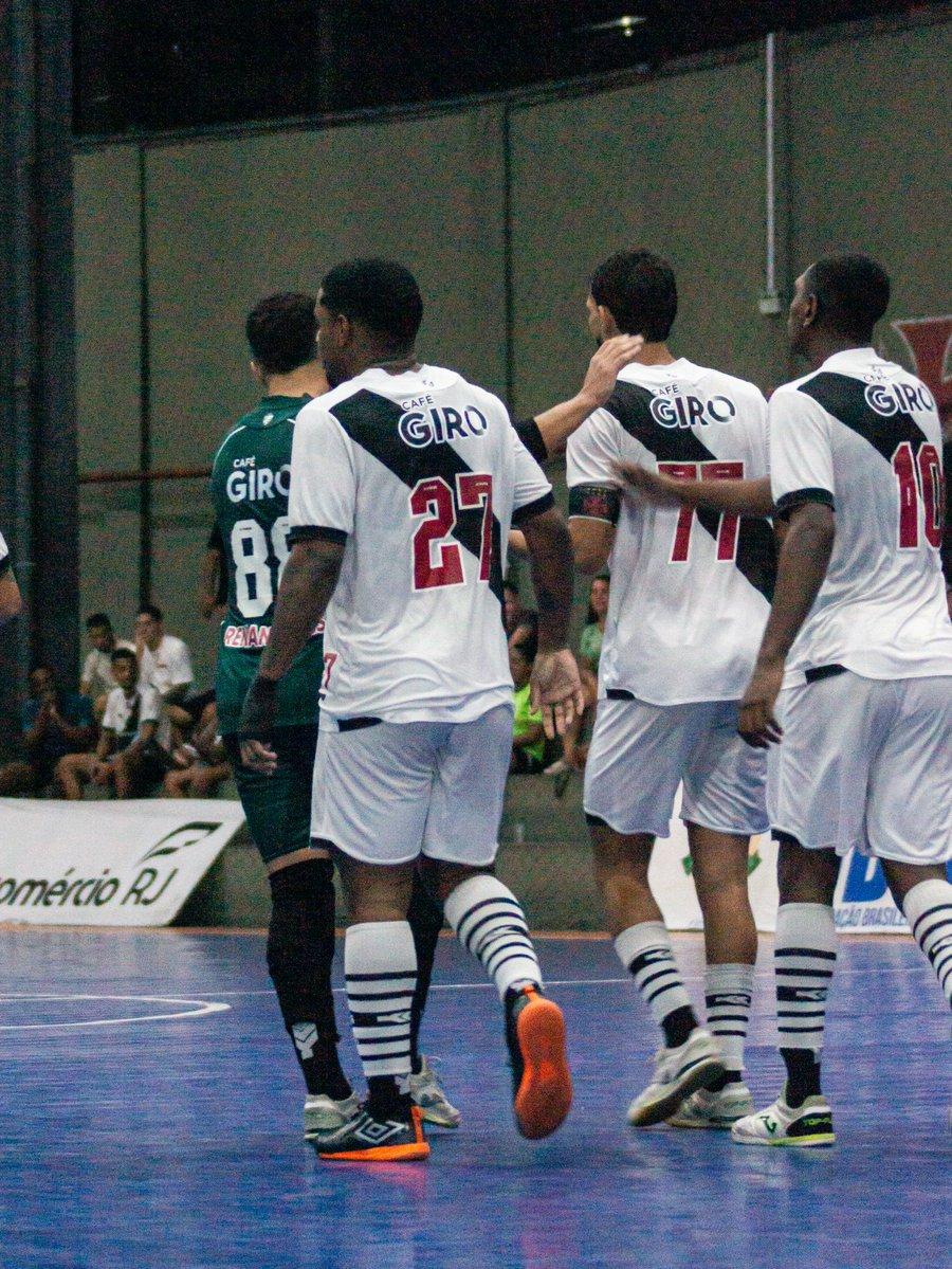 Doze equipes disputam o Campeonato Carioca de Futsal